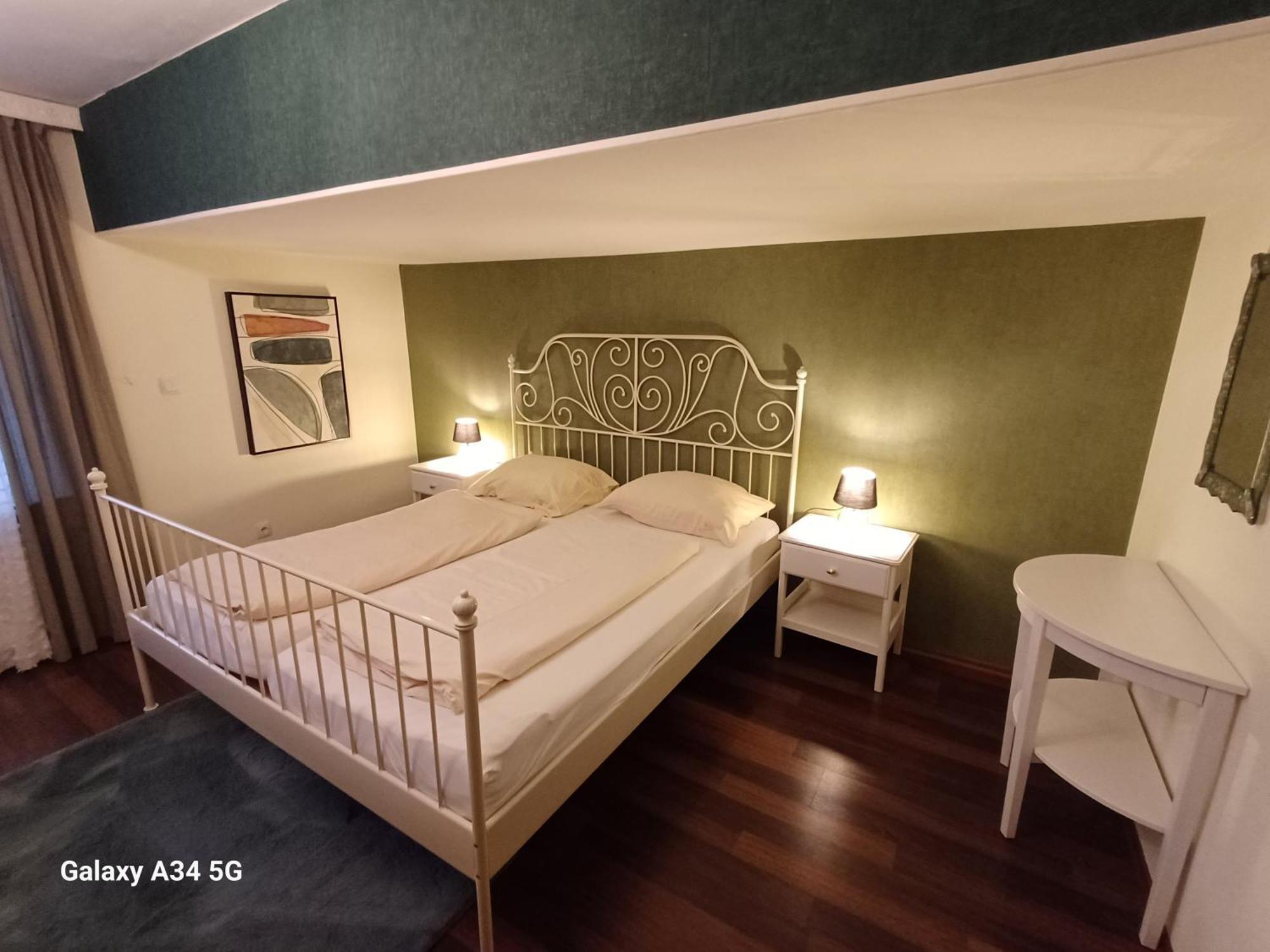 Haus Am Moos Bed & Breakfast Salzburg Exterior photo