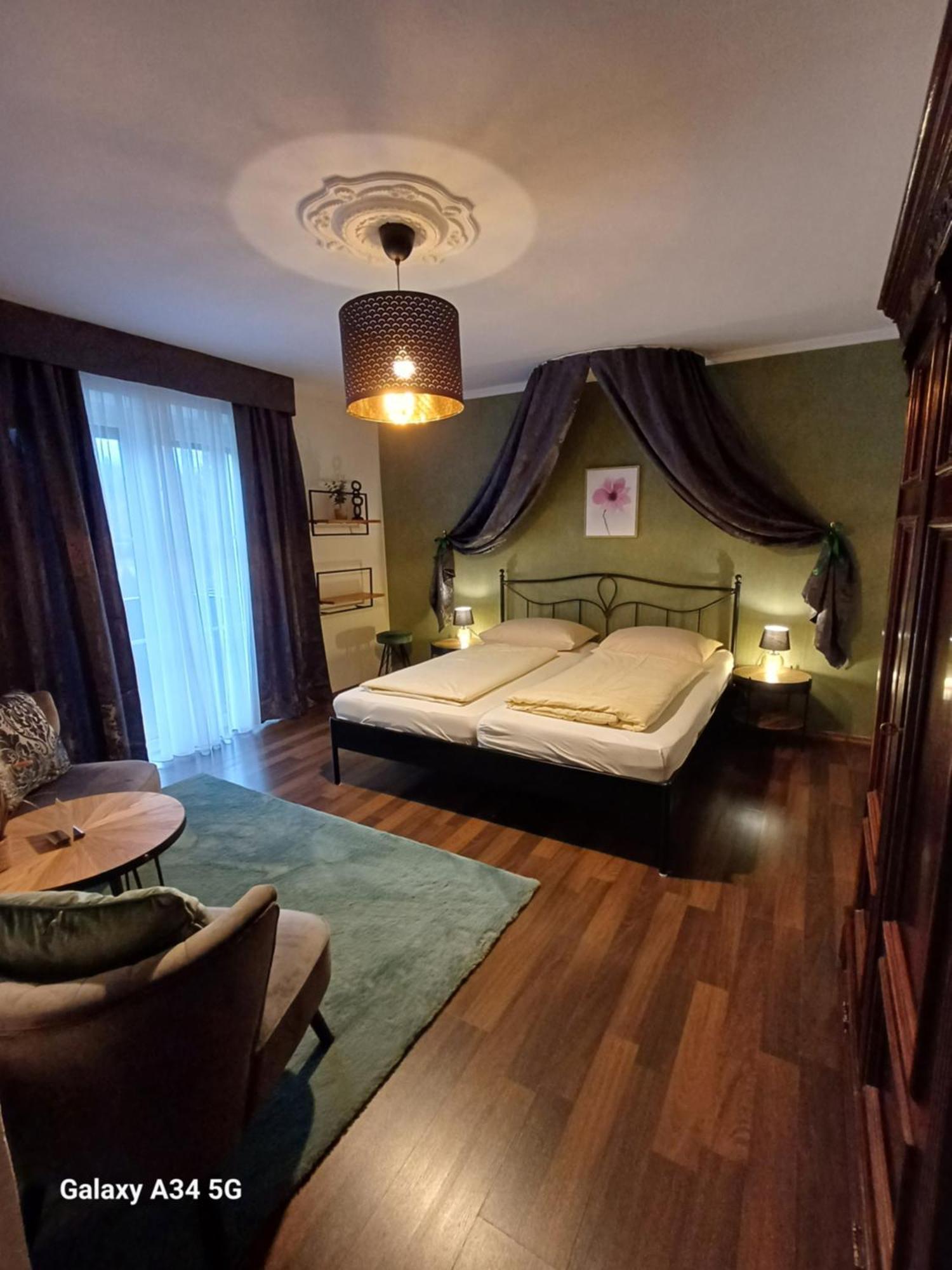 Haus Am Moos Bed & Breakfast Salzburg Exterior photo