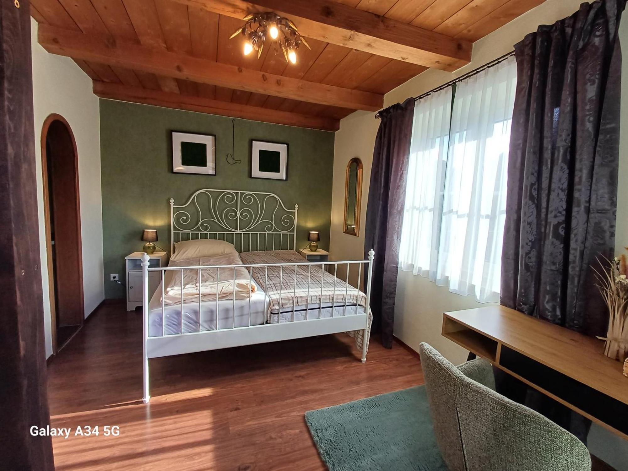 Haus Am Moos Bed & Breakfast Salzburg Exterior photo